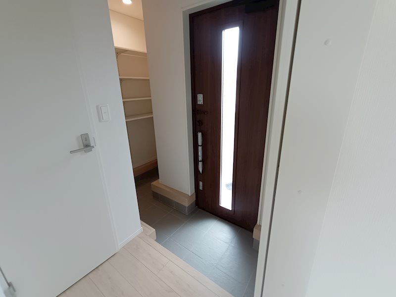 豊ヶ郷 新築平屋物件の玄関写真