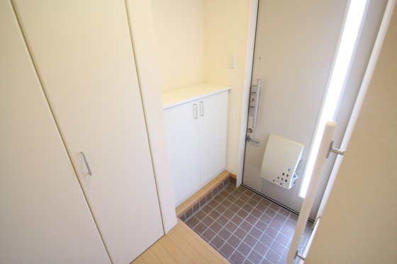 モンソレイユ B棟の玄関写真