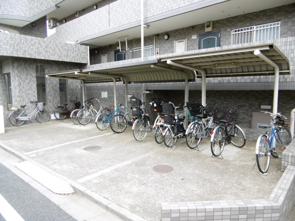 西武池袋線 保谷駅 徒歩21分 3階建 築32年の外観写真