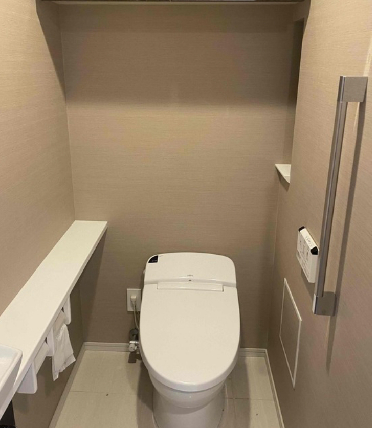 東京メトロ丸ノ内線 四谷三丁目駅 徒歩3分 15階建 築12年のトイレ写真