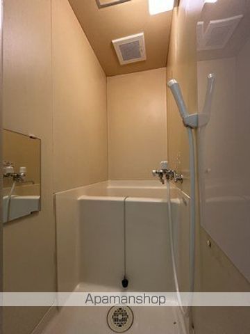 地下鉄東西線 発寒南駅 徒歩15分 2階建 築43年の風呂写真