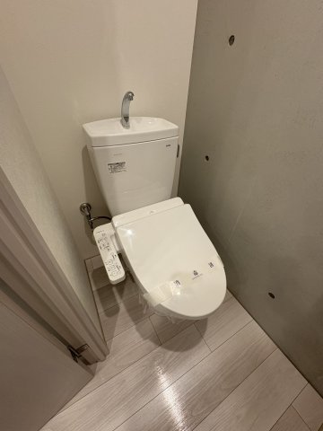 東急東横線 祐天寺駅 徒歩13分 4階建 築3年のトイレ写真
