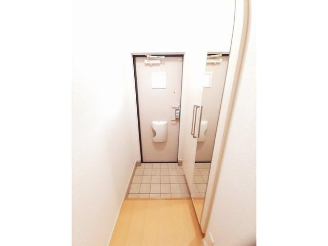ロンドベルBの玄関写真