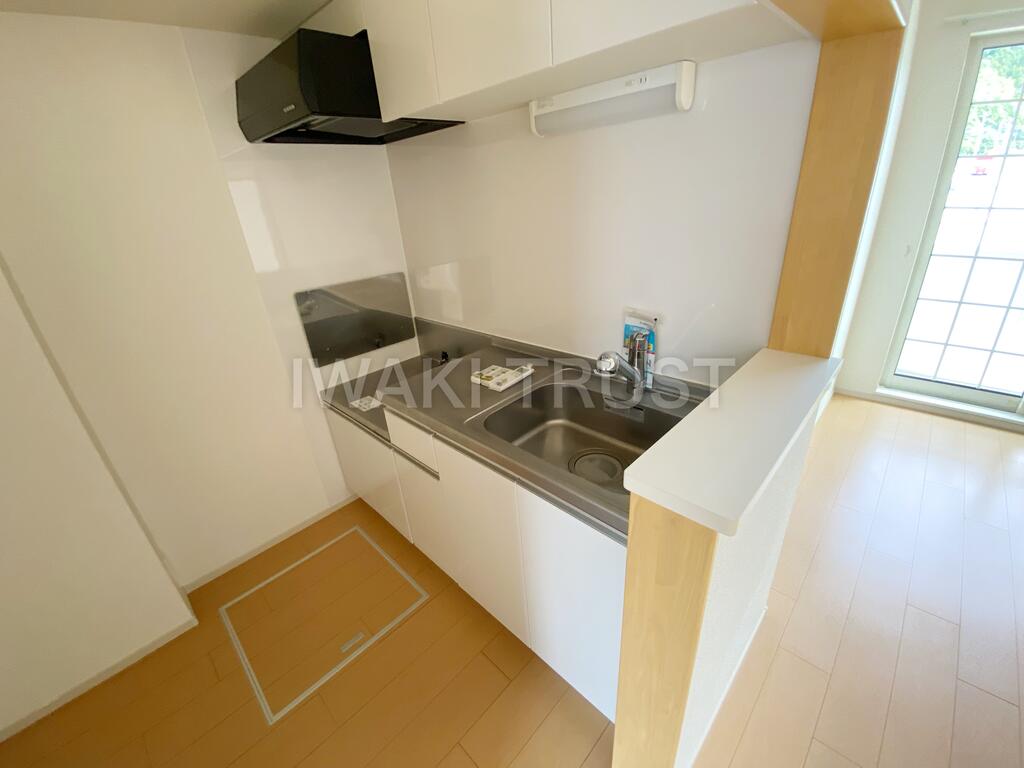 キッチン　※同型タイプの参考写真です