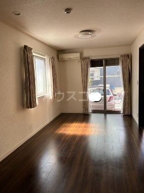 東和5丁目貸家の居間写真
