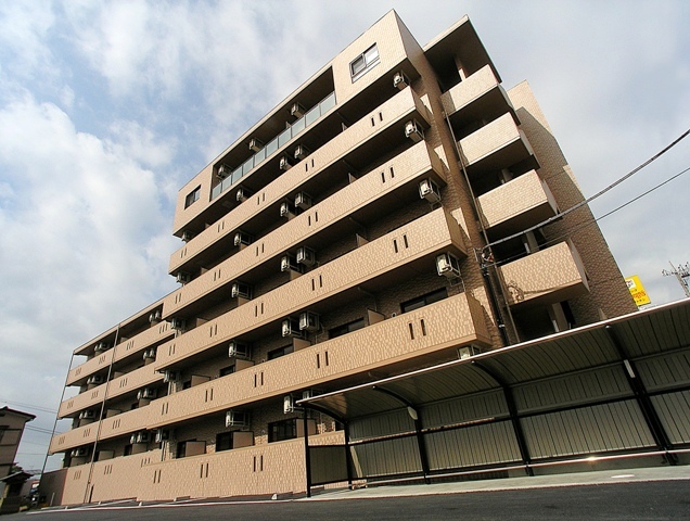 建物外観　重厚感のある高品質マンション