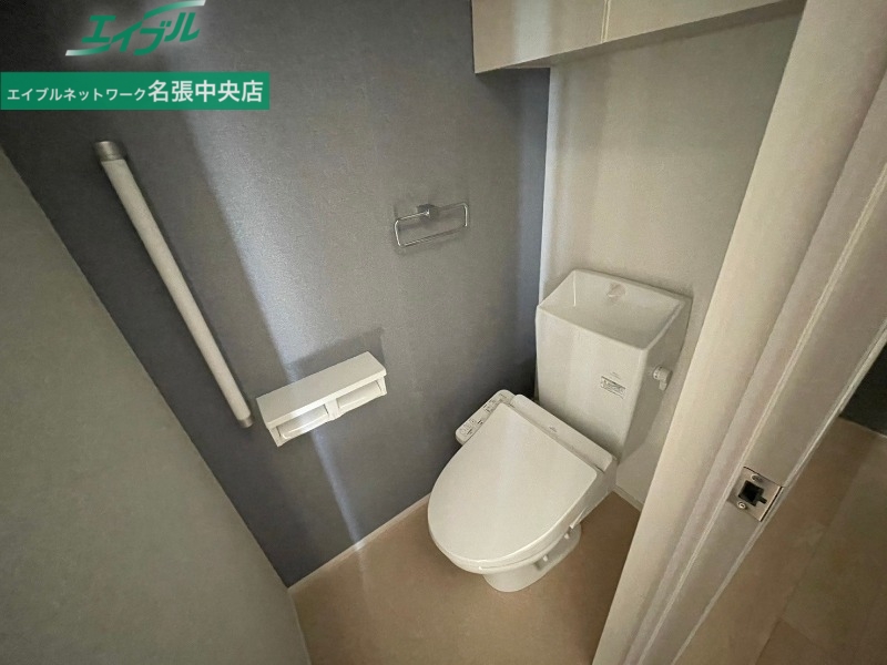 トイレ　同型参考写真です