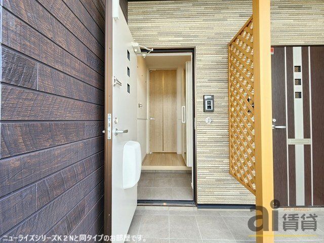ＪＲ中央線 武蔵小金井駅 バス乗車時間：3分 最寄りバス停で下車 徒歩9分 2階建 新築の玄関写真