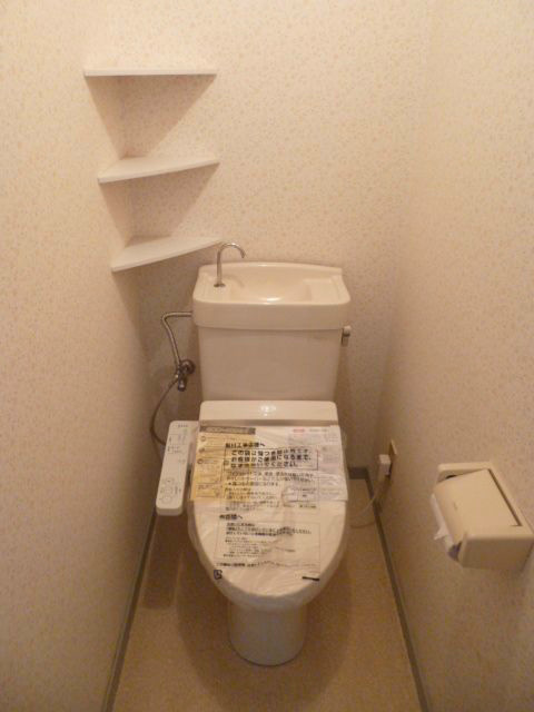 ＪＲ中央線 立川駅 徒歩22分 4階建 築38年のトイレ写真