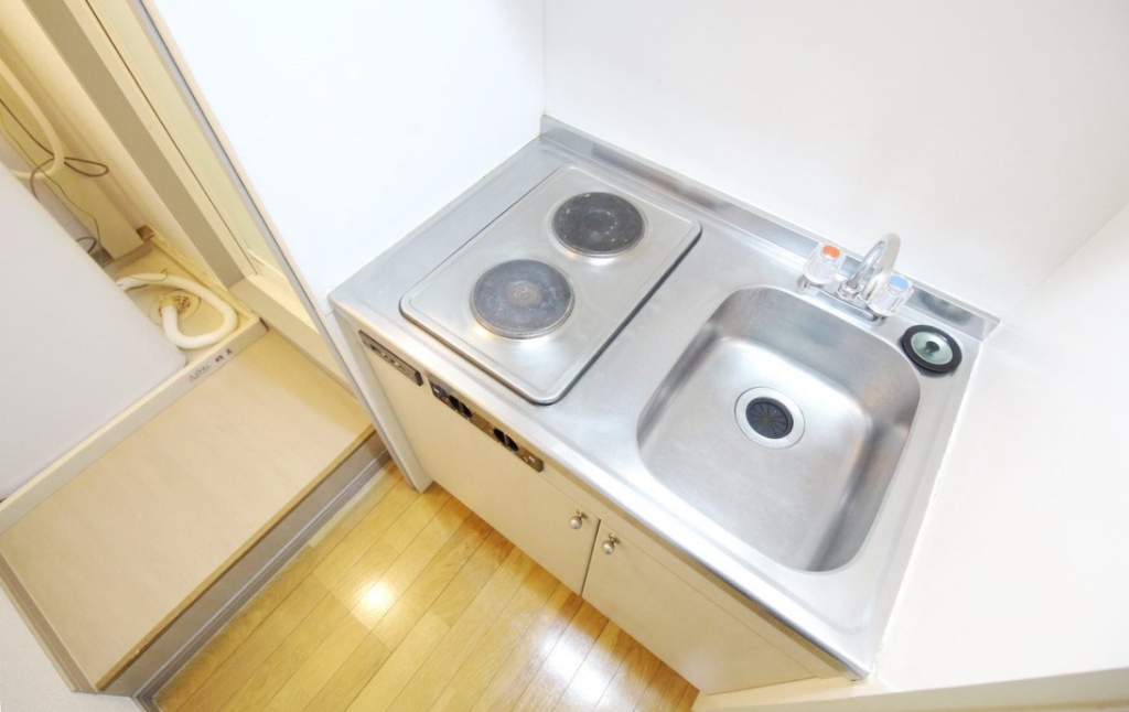 キッチン　２口電気コンロ付きのキッチンです♪