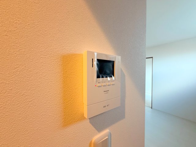 セキュリティ　TVモニターホンで来客が誰か確認してから開けて下さいね