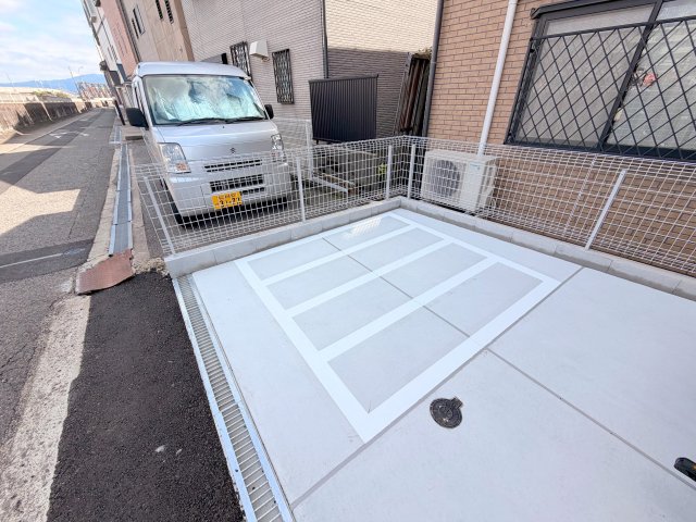 駐車場　敷地内には入居者専用の駐輪スペースもあります。