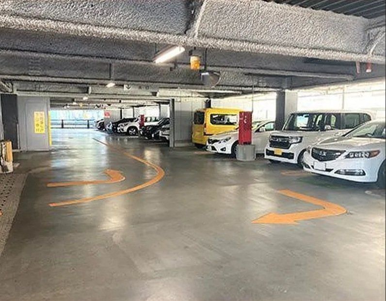 駐車場　駐車場