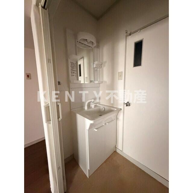 洗面設備　コンパクトで使いやすい洗面所