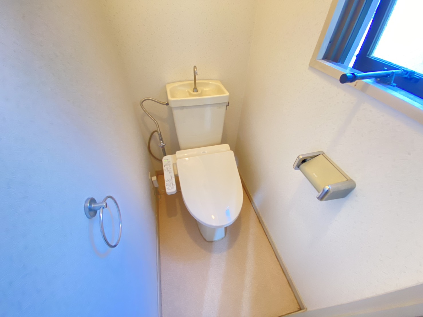 広島電鉄宇品線 広電本社前駅 徒歩2分 4階建 築37年のトイレ写真