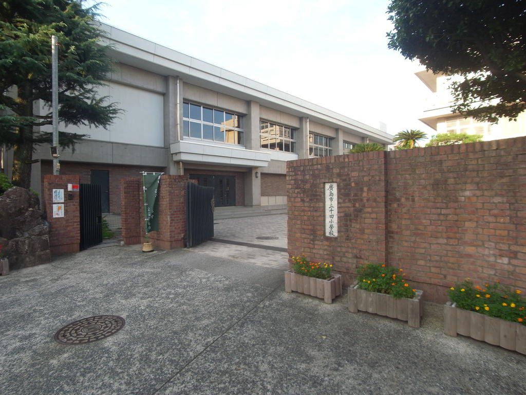 広島電鉄宇品線 広電本社前駅 徒歩2分 4階建 築37年の周辺写真
