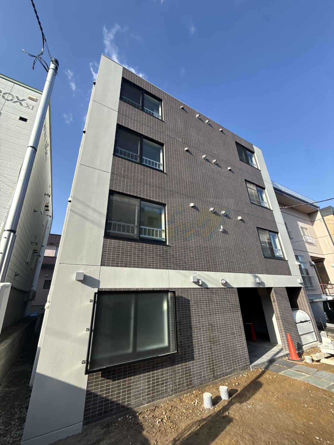 建物外観　敷金・礼金なしの人気の新築デザイナーズ物件です♪
