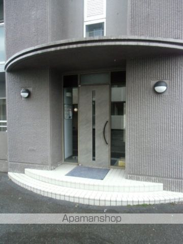 地下鉄東西線 大谷地駅 徒歩5分 5階建 築31年の外観写真