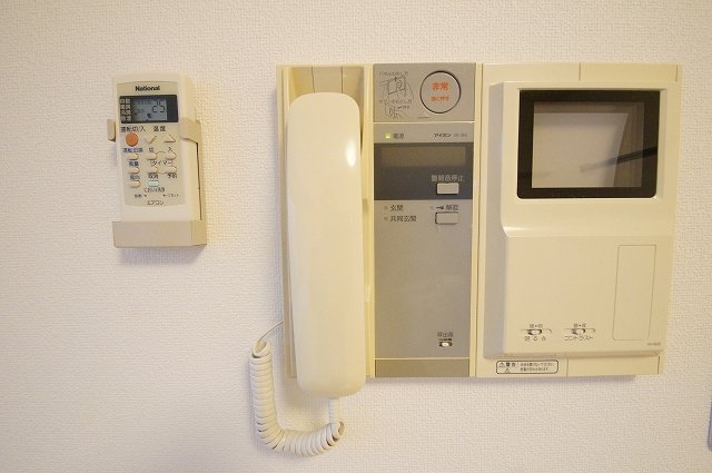 セキュリティ　来訪者が確認できる女性に安心の「TVモニターホン」