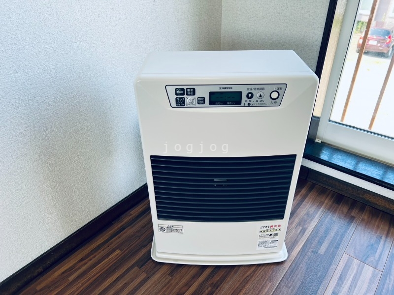 その他設備　冬はあったか石油ストーブです。