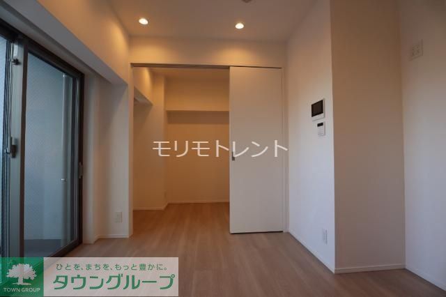 イプセ三軒茶屋の居間写真