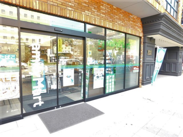 コンビニ　ファミリーマート　大須一丁目店（コンビニ）まで120m