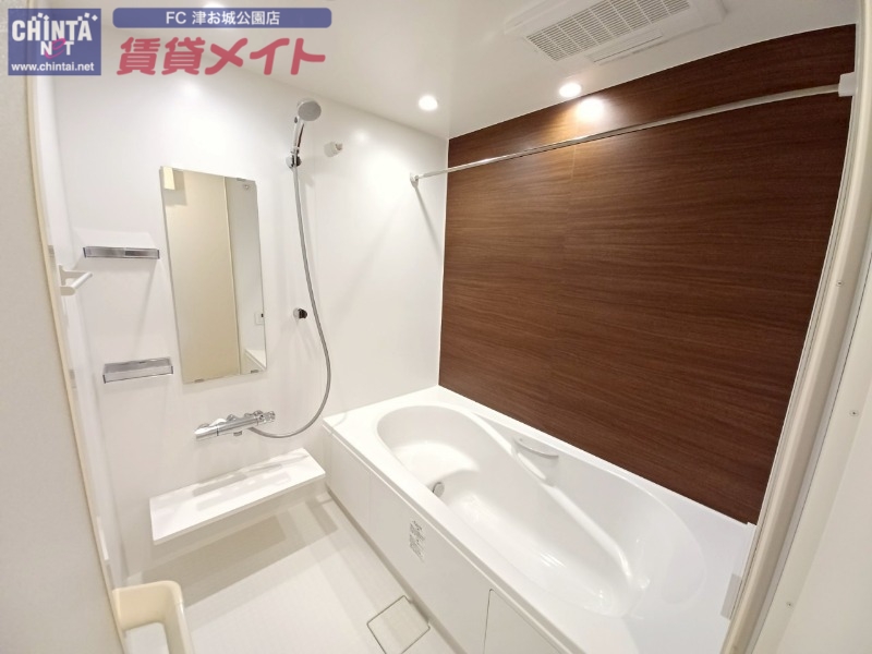 バス・シャワールーム　同型参考写真