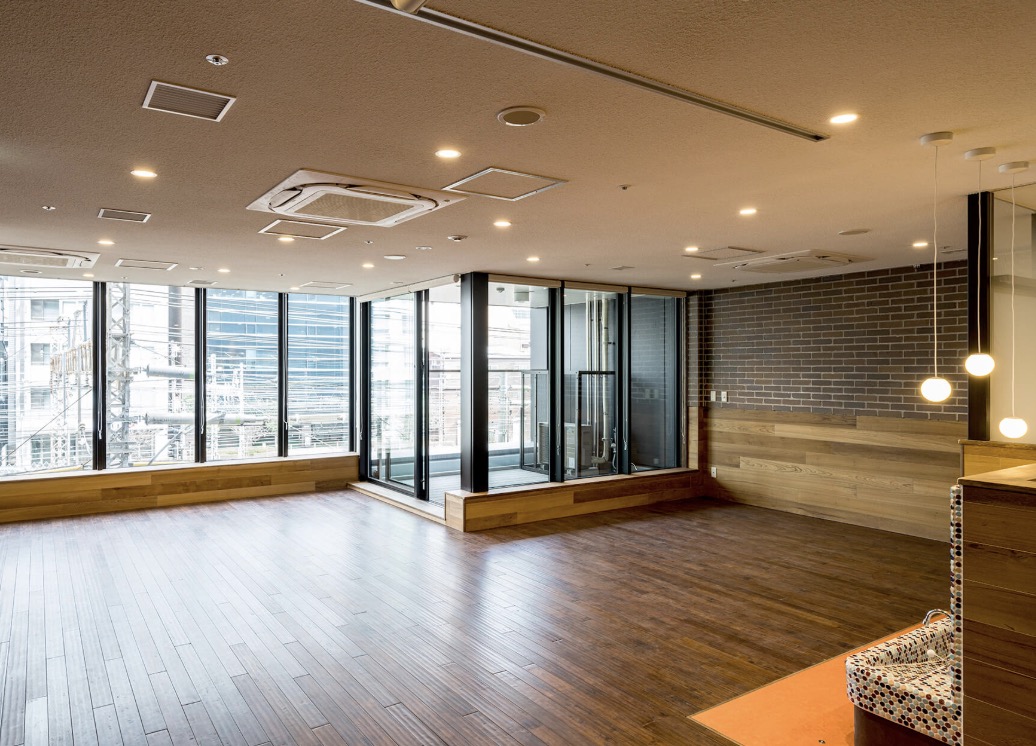 幼稚園・保育園　スターチャイルド横浜ステーションナーサリー（幼稚園・保育園）まで115m