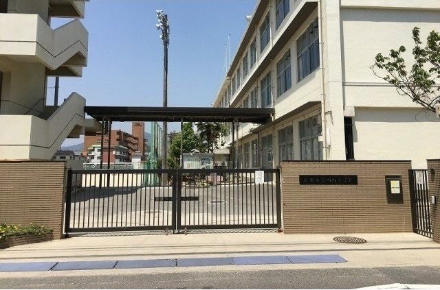 小学校　川内小学校（小学校）まで700m