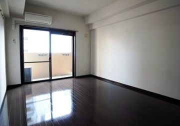 地下鉄七隈線 渡辺通駅 徒歩6分 10階建 築20年の居間写真