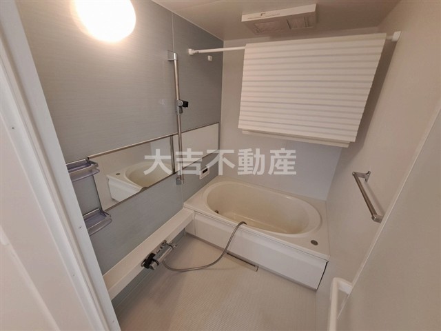 バス・シャワールーム　※別部屋の写真です