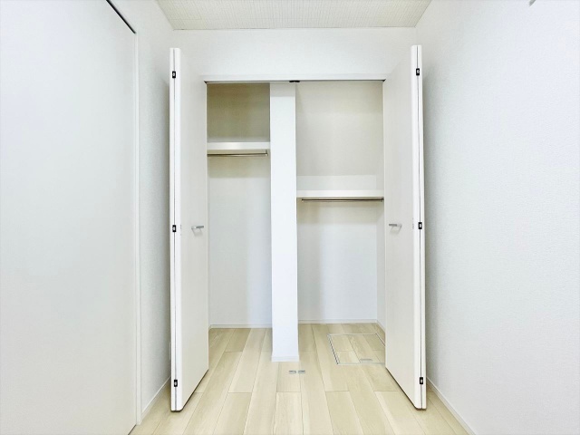 収納　同一建物内１０２号室内装写真転載