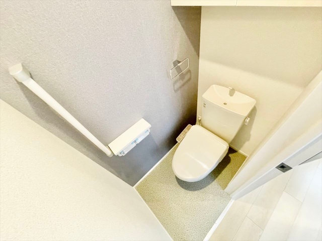 トイレ　同一建物内１０２号室内装写真転載