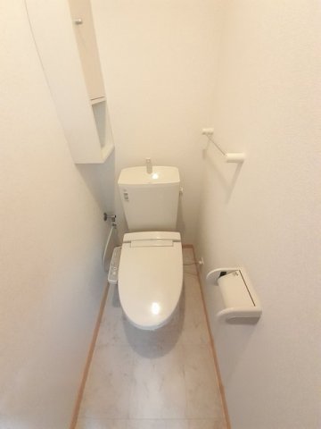 トイレ　落ち着いたトイレです