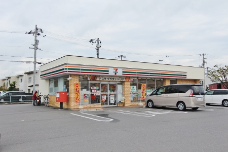 【高松市屋島西町のマンションのコンビニ】