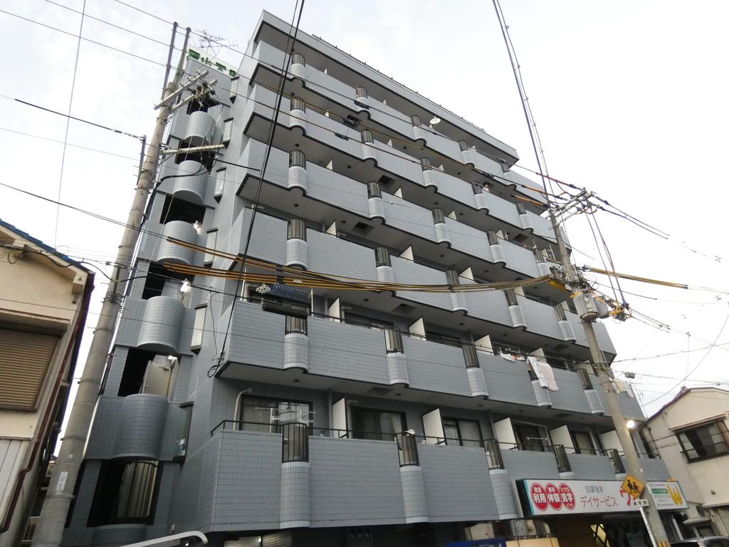 守口市滝井西町のマンションの建物外観