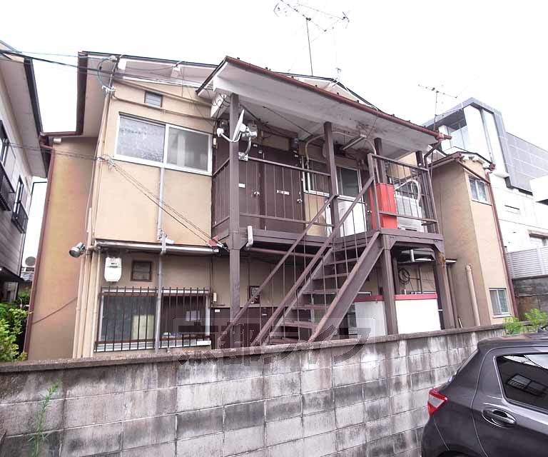 京都市左京区一乗寺築田町のアパートの建物外観