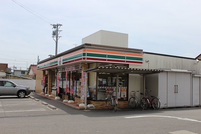 コンビニ　セブンイレブンあま木田店（コンビニ）まで339m