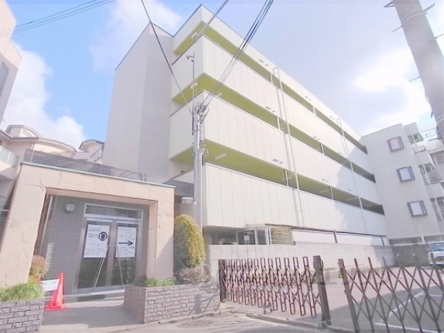 京都市東山区鐘鋳町のマンションの建物外観