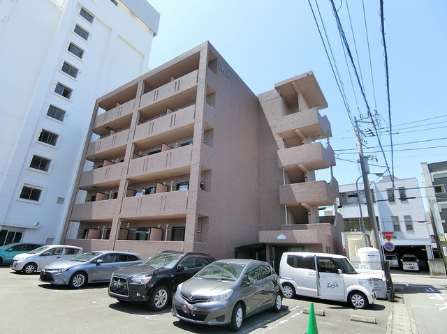 富士市中央町のマンションの建物外観