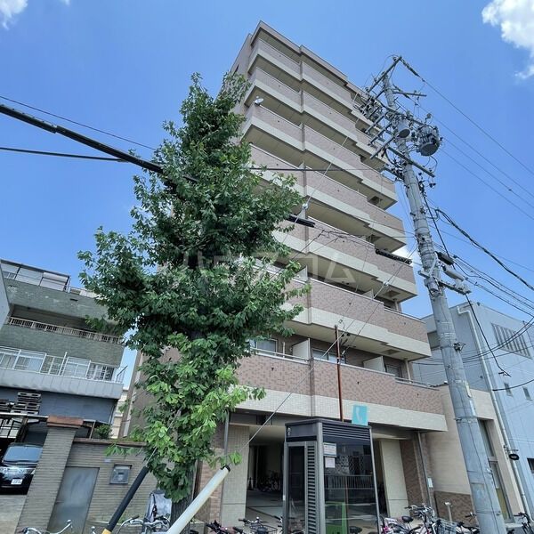 名古屋市西区枇杷島のマンションの建物外観