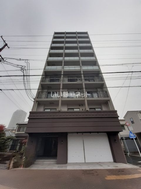 名古屋市東区出来町のマンションの建物外観