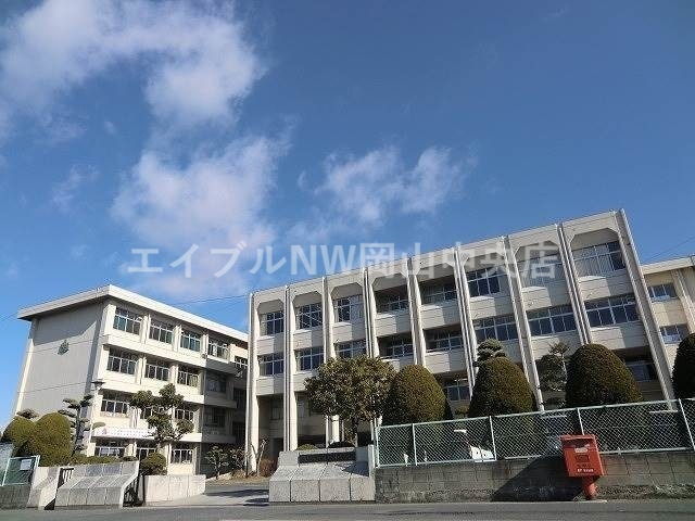 【岡山市北区十日市西町のマンションの小学校】