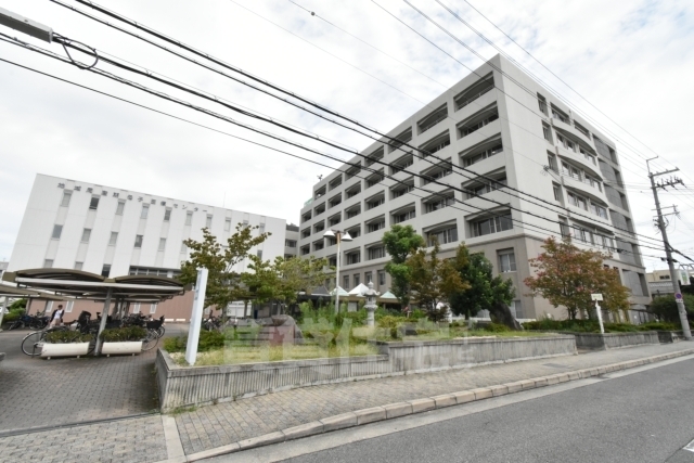 【泉大津市二田町のマンションの病院】