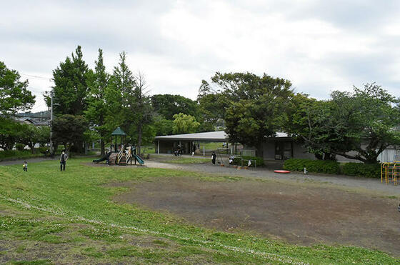 【東逗子第二団地９号棟の公園】