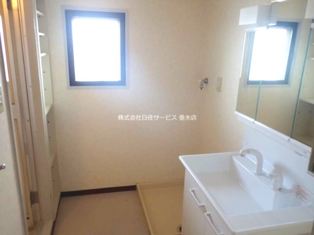 洗面設備　忙しい朝には欠かせない洗面所です