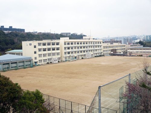 中学校　舞子中学校（中学校）まで1275m