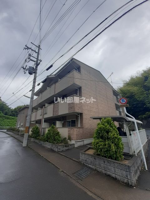 【ファインズ　コートの建物外観】