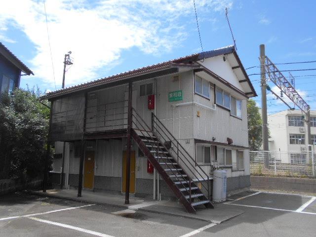 東和荘の建物外観