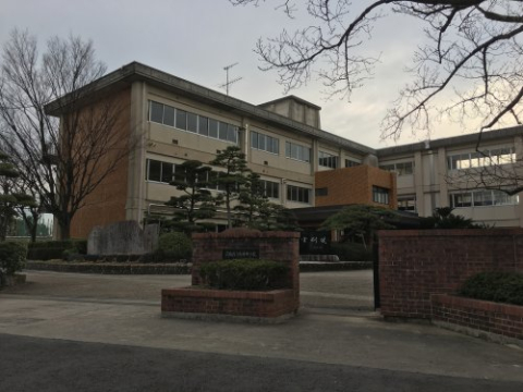 【安城市小川町のマンションの中学校】